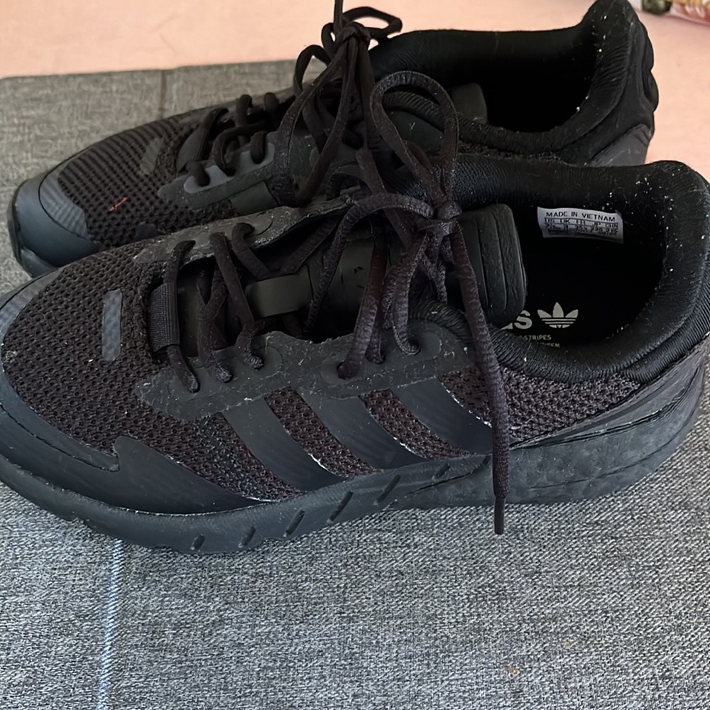Adidas - Picture 2 of 4